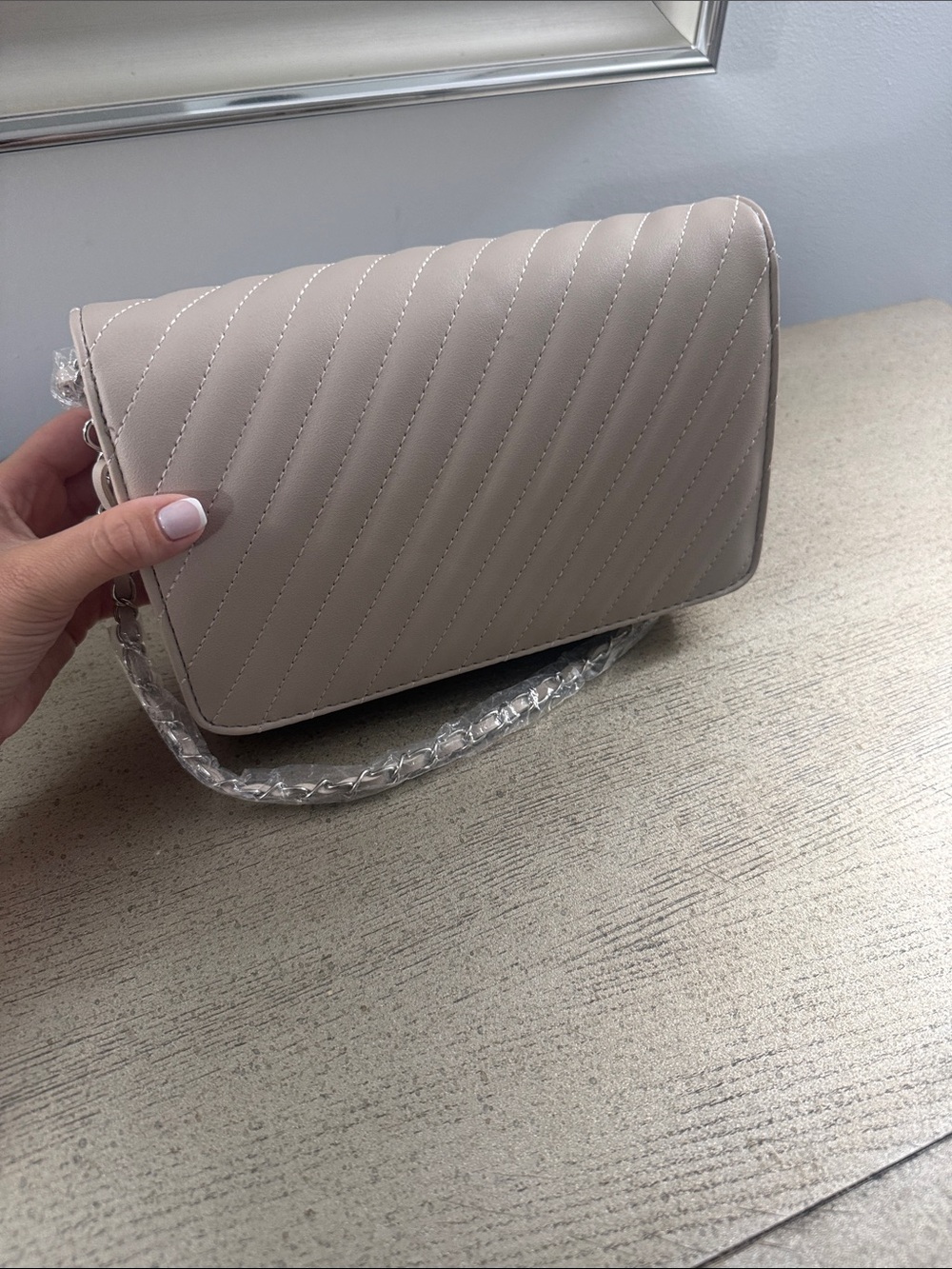 Badgley Mischka Cream Quilted Shoulder Bag with Silver Logo - Picture 7 of 8